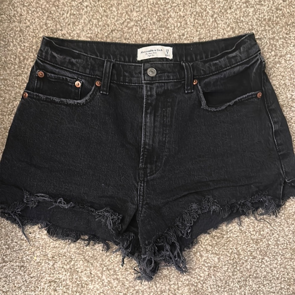 A&F “The Mom Short” High Rise in black